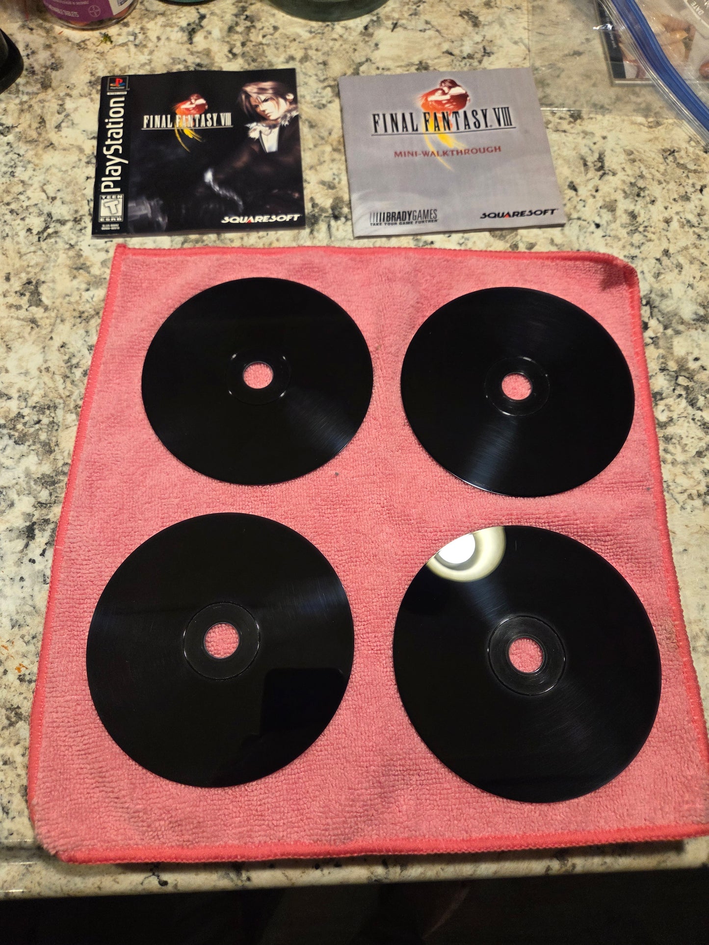Final Fantasy VIII (Complete in Box) - Playstation 1