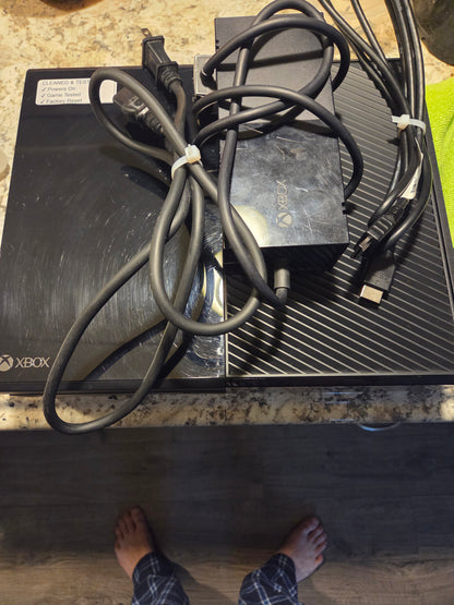 XBOX One Console Bundle with GTA V and Original Box