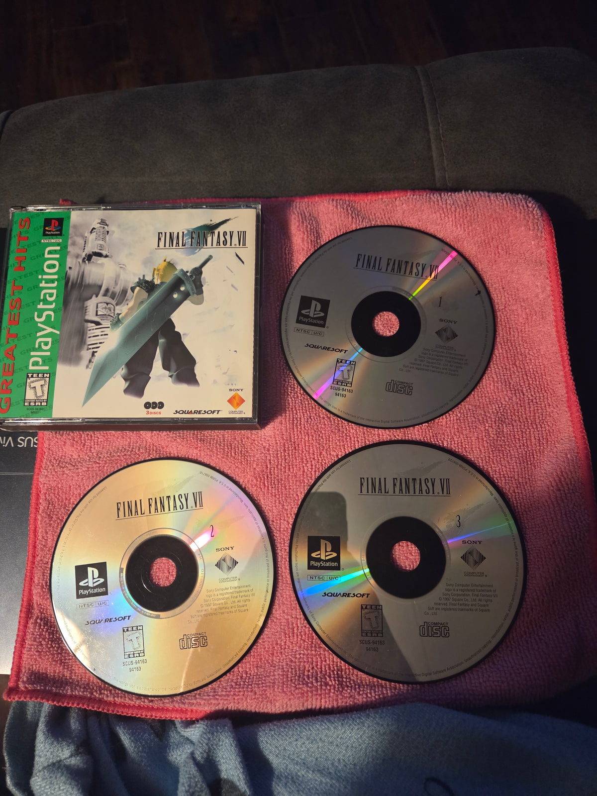 Final Fantasy VII (Game & Case) – PlayStation 1 (Greatest Hits)