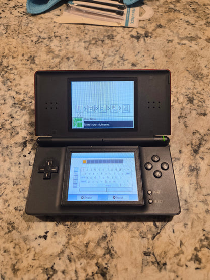 Nintendo DS Lite – Crimson Red