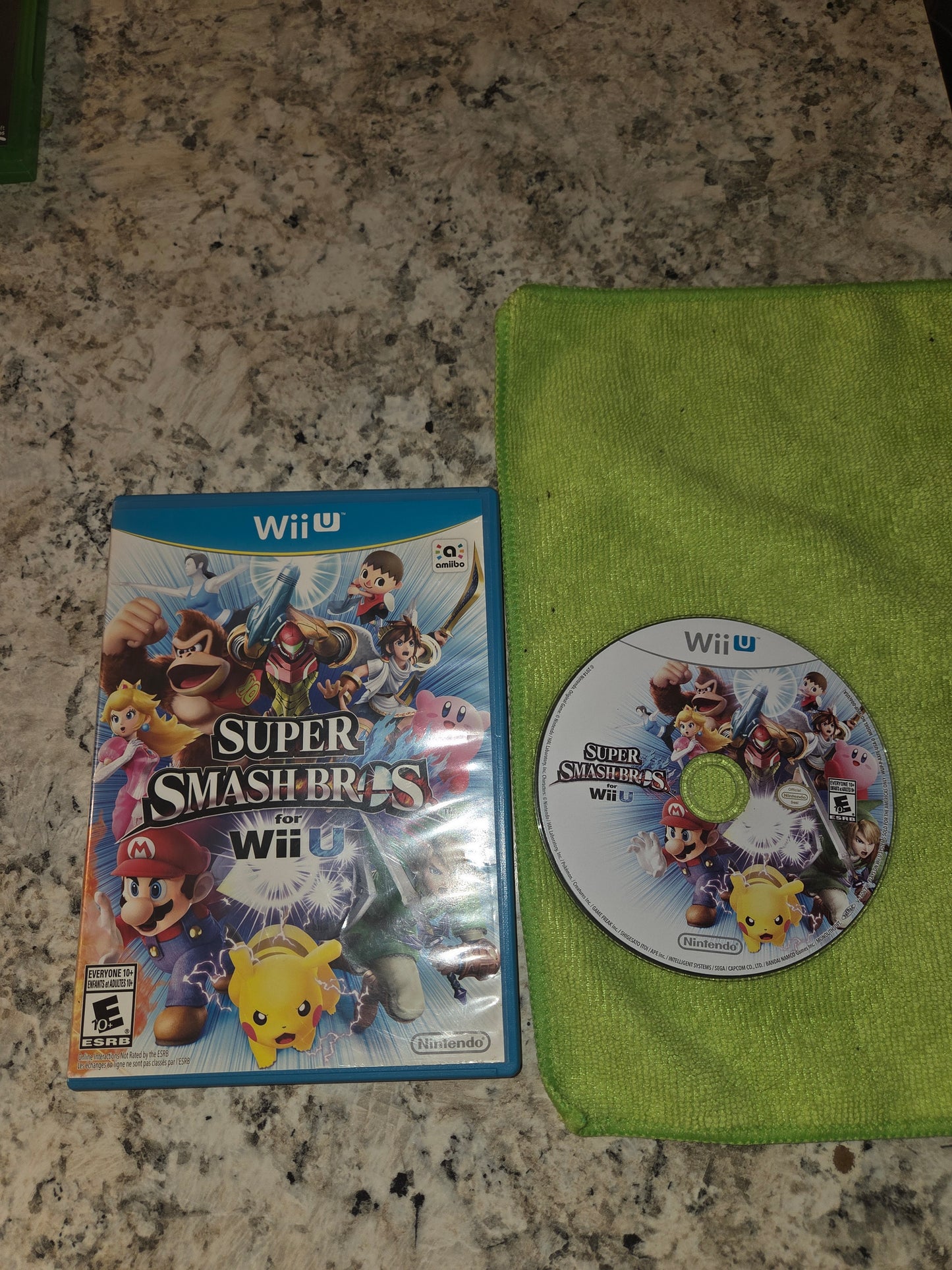 Super Smash Bros. for Wii U (Game & Case) – Wii U
