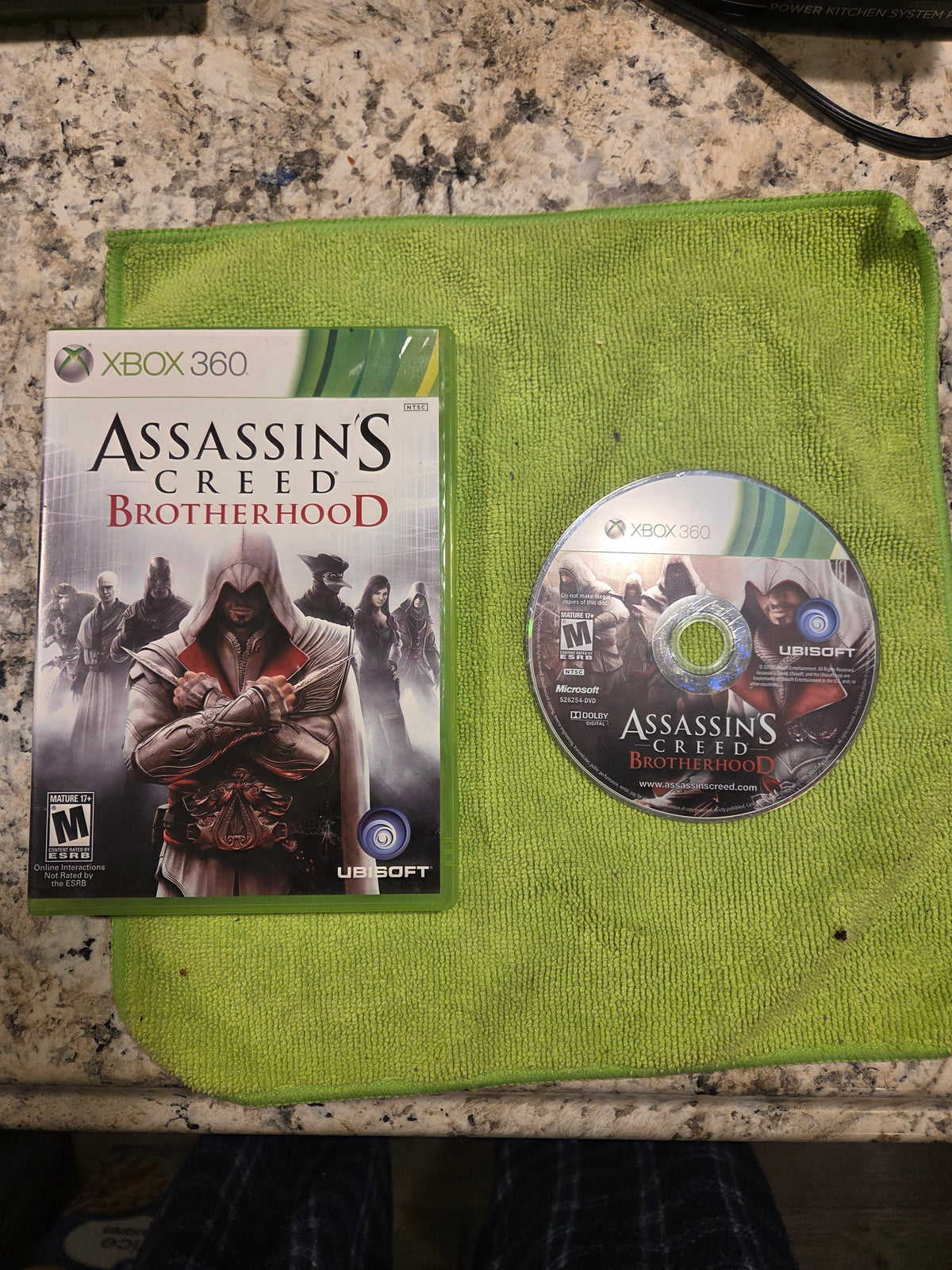 Assassin's Creed Brotherhood (Game & Case) – Xbox 360