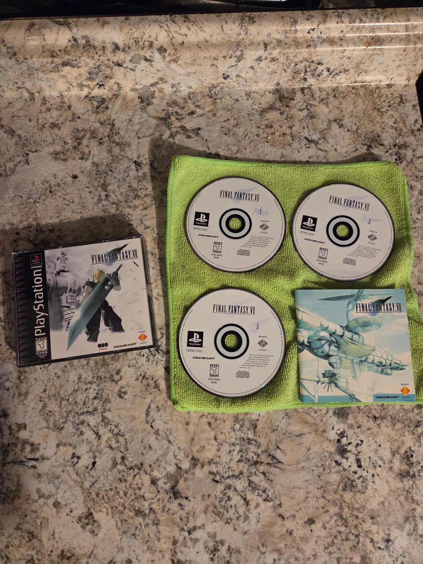 Final Fantasy VII (Complete in Box) - Playstation 1