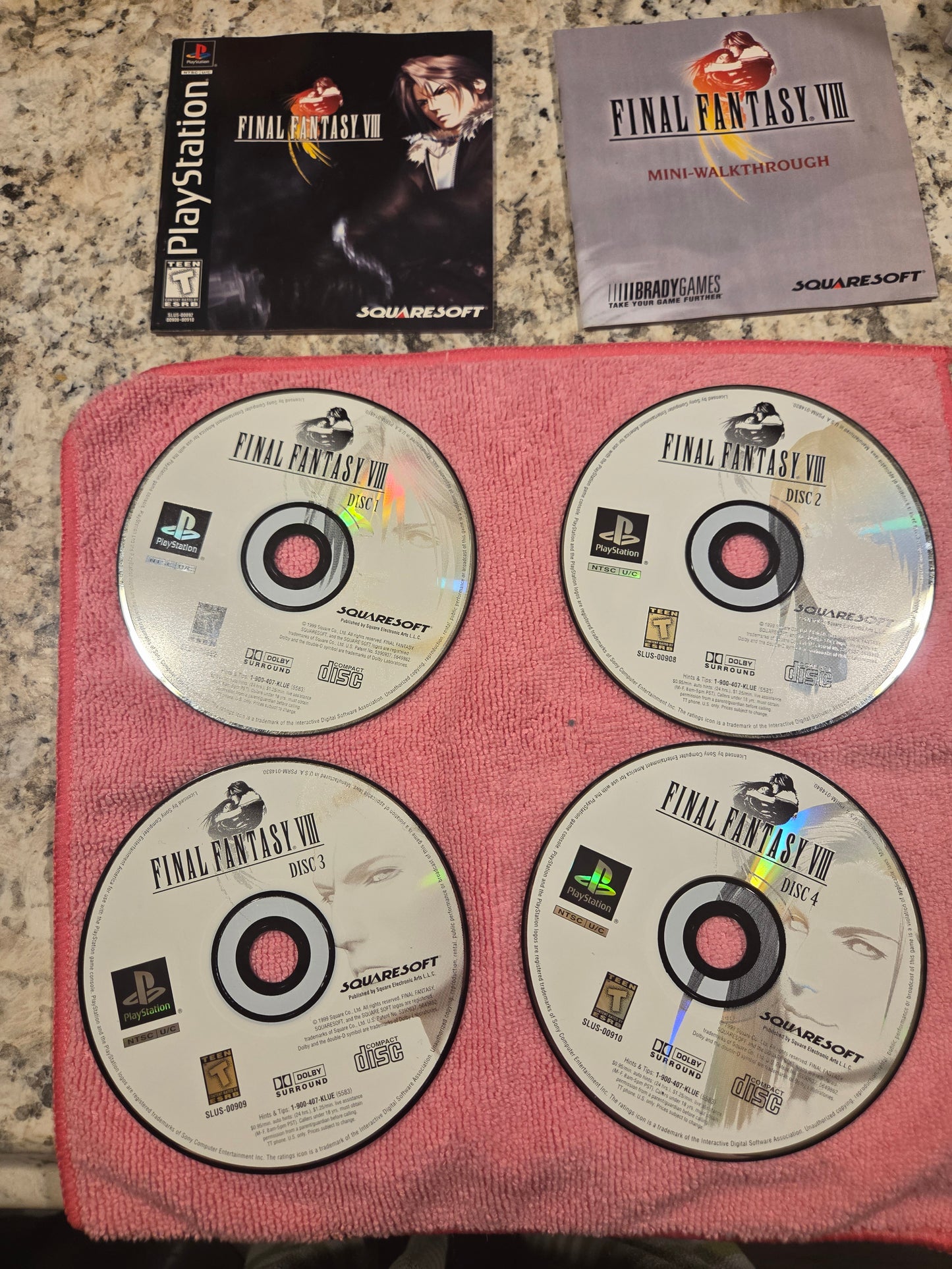 Final Fantasy VIII (Complete in Box) - Playstation 1