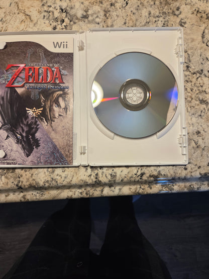 Nintendo Wii Console Bundle – The Legend of Zelda: Twilight Princess (Nintendo Selects) Edition