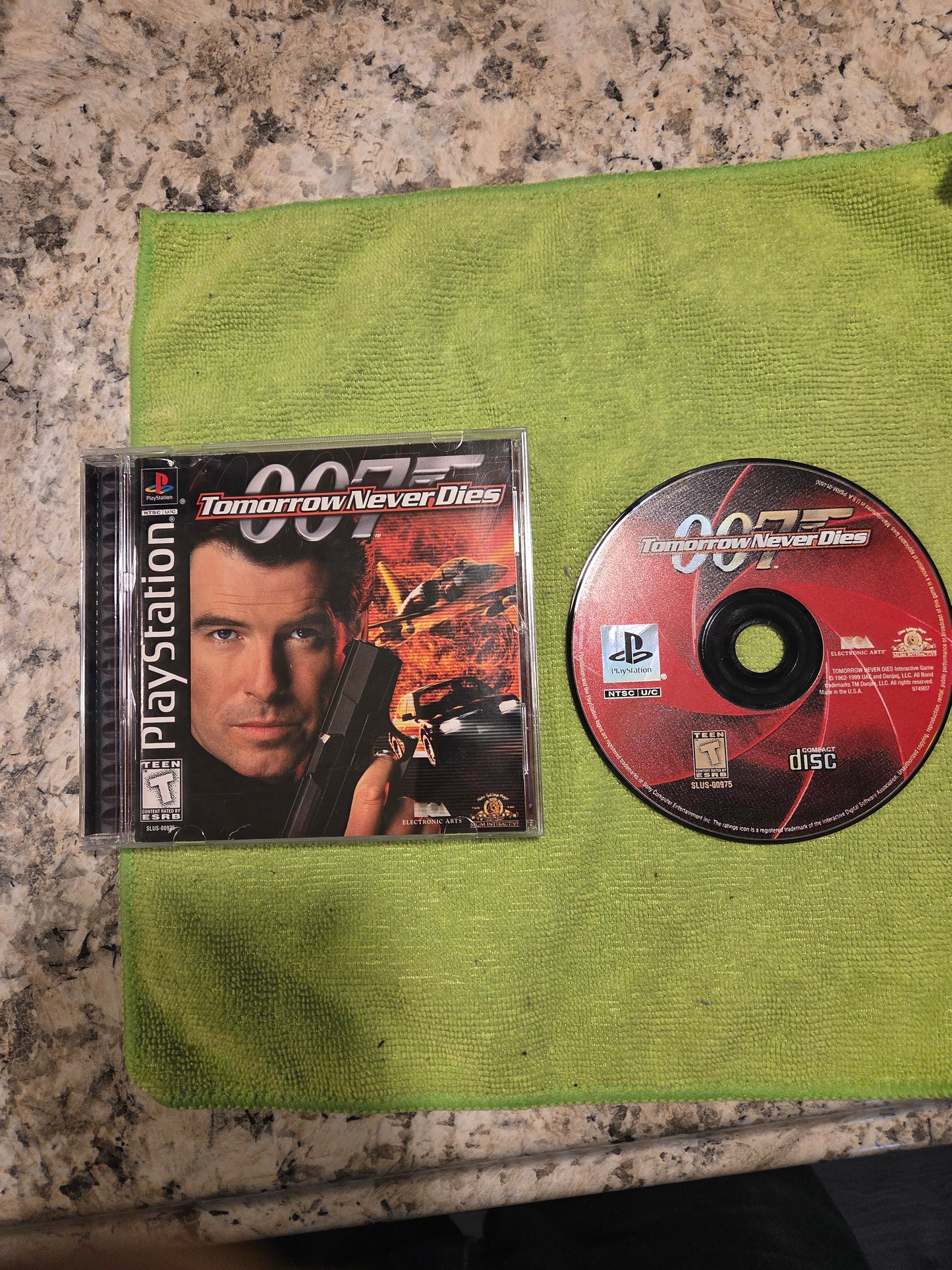 007: Tomorrow Never Dies (Complete in Box) – PlayStation 1