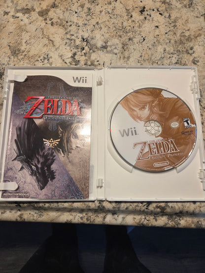 Nintendo Wii Console Bundle – The Legend of Zelda: Twilight Princess (Nintendo Selects) Edition