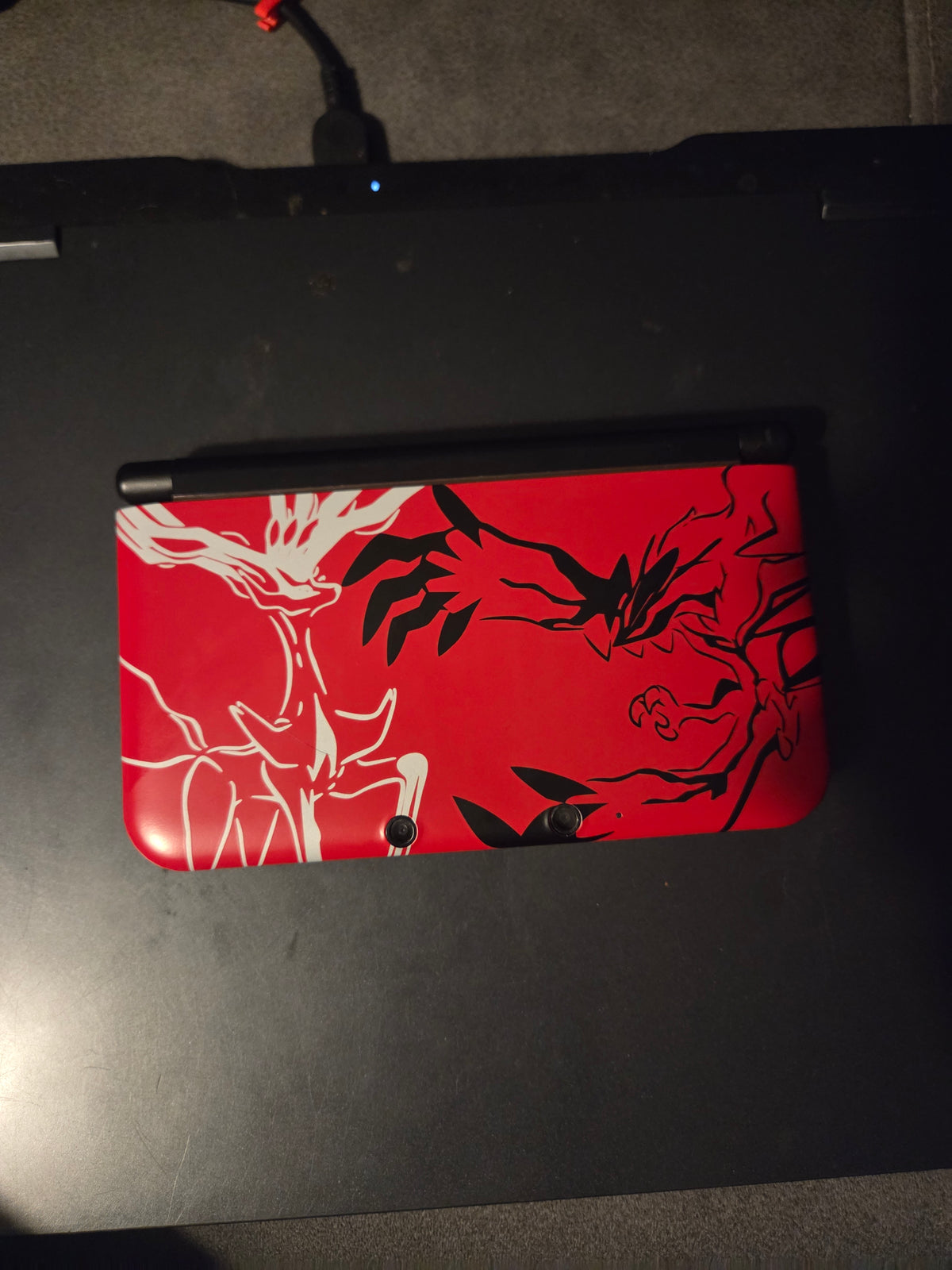 Nintendo 3DS XL Pokemon Xerneas + Yveltal Red Edition