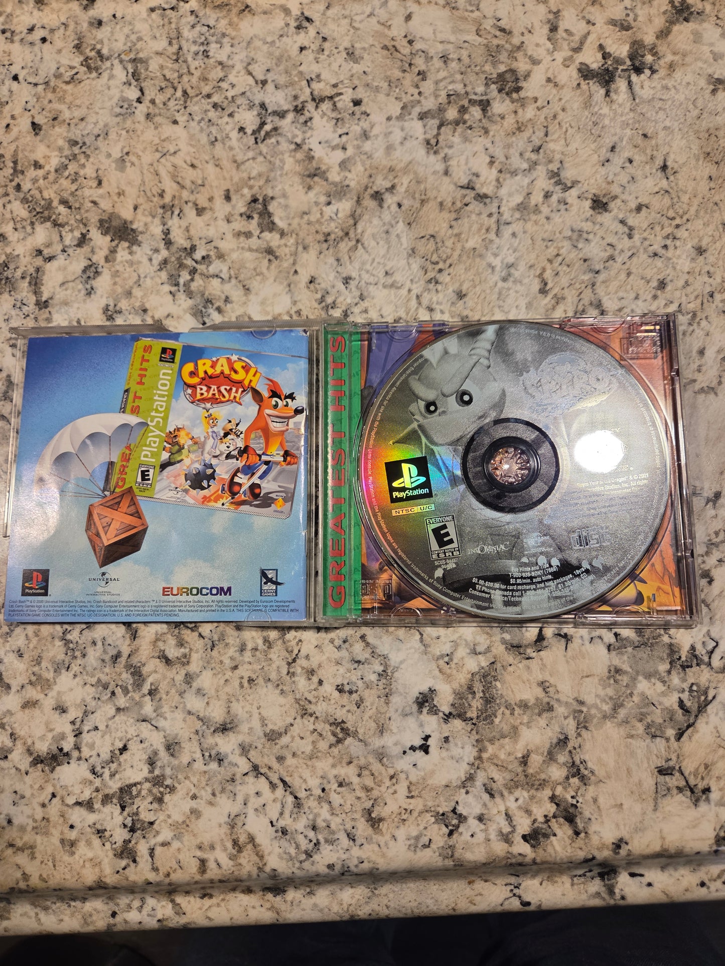 Spyro: Year of the Dragon (Sony PlayStation 1, 2000)