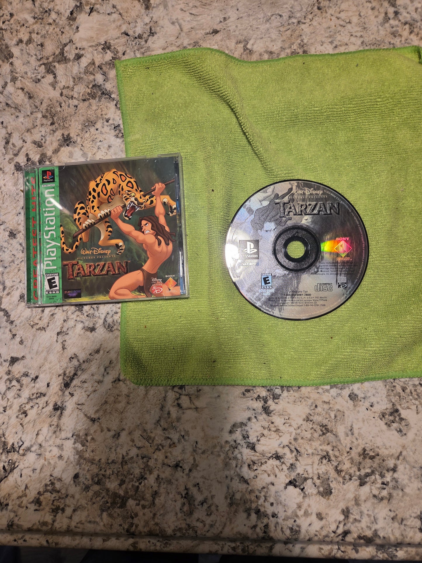 Disney's Tarzan (Complete in Box) – PlayStation 1 (Greatest Hits)