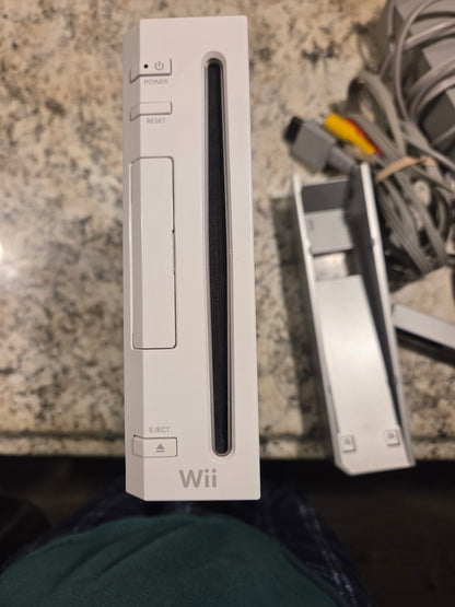Nintendo Wii Console Bundle – Super Smash Bros Brawl