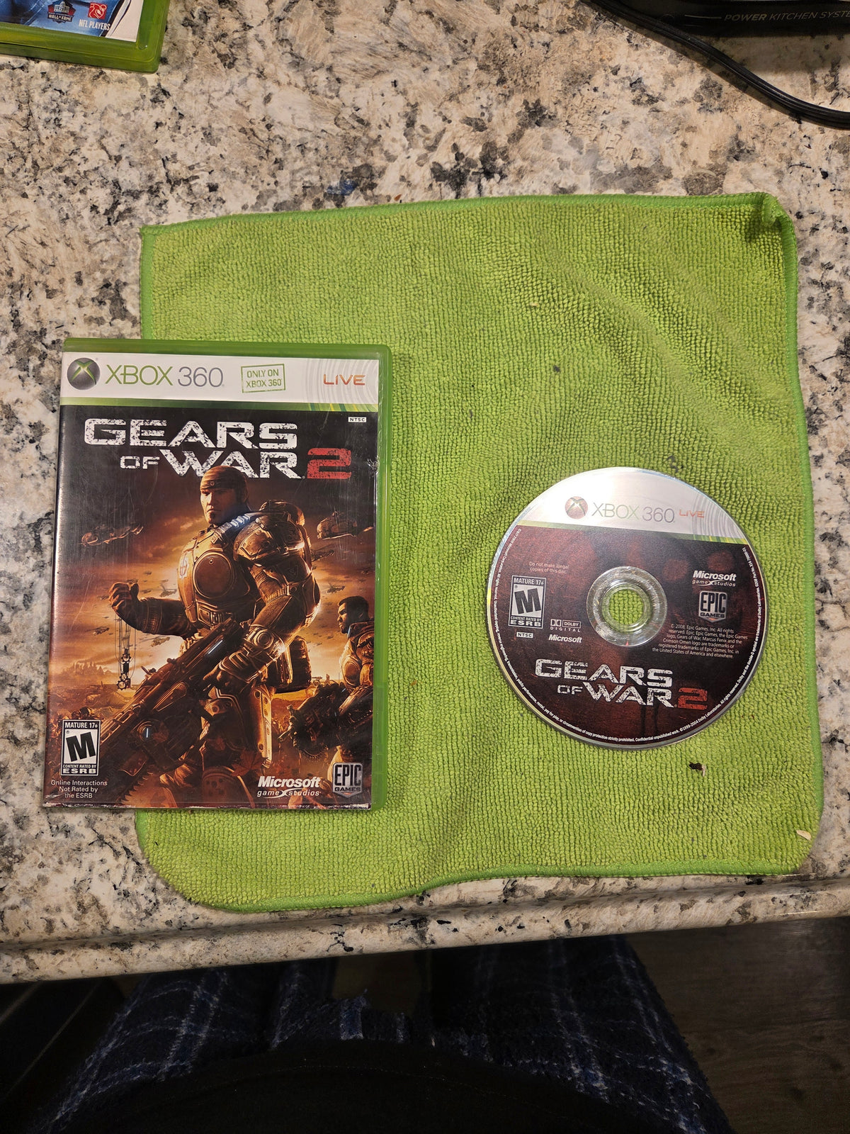 Gears of War 2 (Game & Case) – Xbox 360