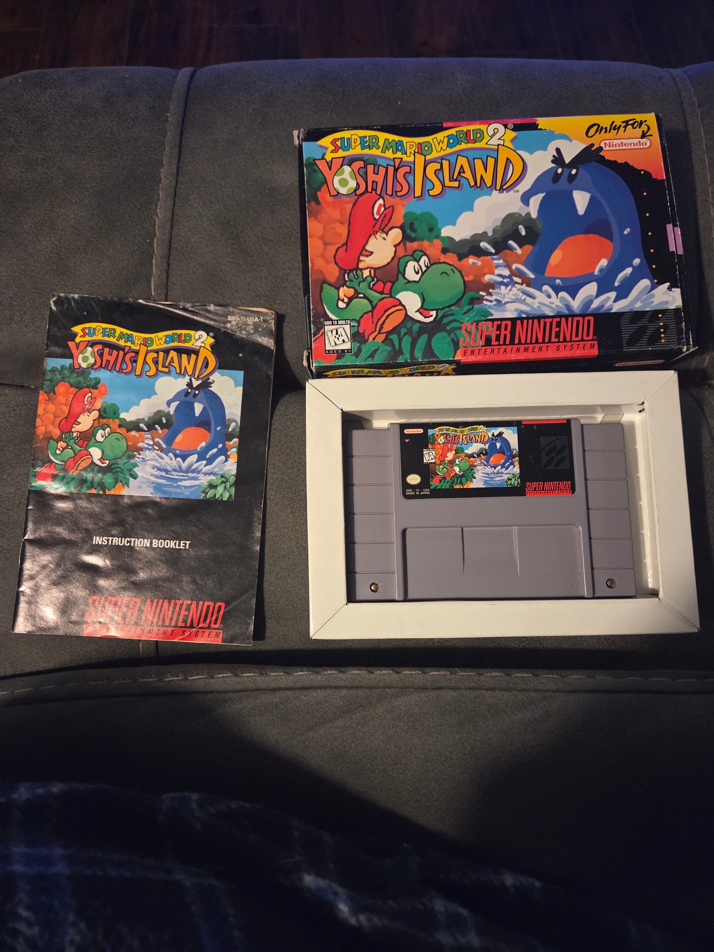 Super Mario World 2: Yoshi’s Island – Super Nintendo (CIB)